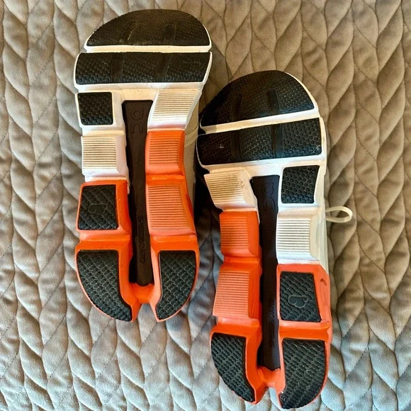 On Running Cloudflyer 4 Sneakers W8 - Picture 5 of 7